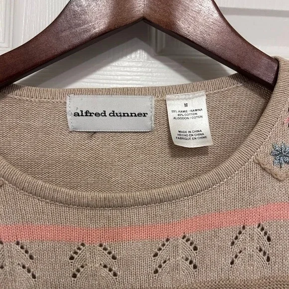 Alfred Dunner Women's Medium Top Embroidered Floral Beige Cottage Granny Core - Picture 3 of 5